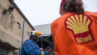 Shell oil workers in Nigeria