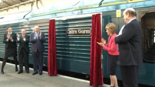 Nicola Sturgeon a' foillseachadh na seirbheis