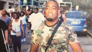 Imagen de Mark Hughes difundida por la policía de Dallas.