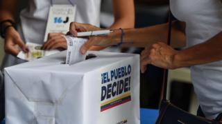 Urna electoral.