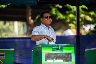พล.อ. ประยุทธ์ จันทร์โอชา หย่อนบัตรเลือกตั้ง