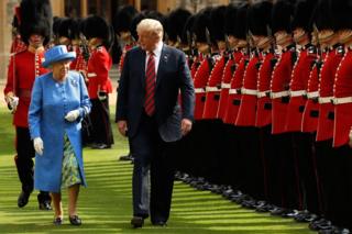 Трамп и королева