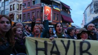 Beşiktaş'ta düzenlenen protesto