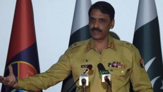 పాక్ సైనికాధికారి గఫూర్