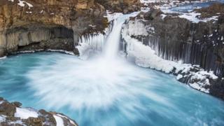 Islandia, air terjun