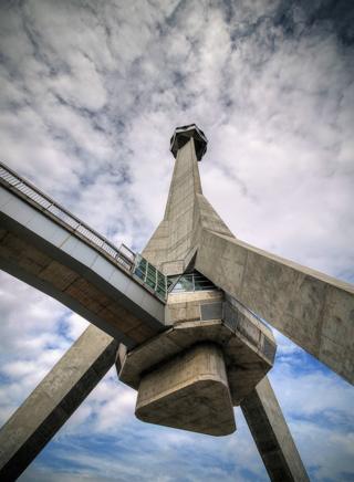   Construction of a concrete tower in the form of a trench 