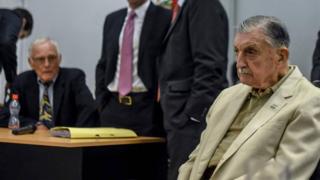 Müller (izq.) y Sibilla durante el juicio.