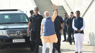 રિવરફ્રન્ટ પર મોદી