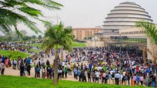 Maelfu ya vijana walifika katika ukumbi wa Kigali Convention Centre kupata mafunzo fe