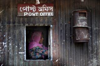 শহরাঞ্চলের বাইরে গ্রামীণ এলাকায় ডাকের নতুন সেবা পৌছাচ্ছে না
