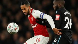 Theo Walcott lori papa