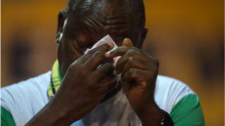 Cyril Ramaphosa n nu oju rẹ