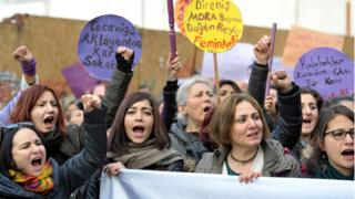 Kadınlar protesto