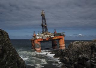Rig at Dalmore beach