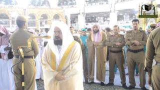 Sheik Abdul Rehman Al Sudais a lokacin da yake jan sallah a masallacin Ka'aba