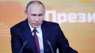 Орусиянын президенти Владимир Путин алдыдагы шайлоодо талапкерлигин өзүн-өзү көрсөтөт. Бул тууралуу жыл жыйынтыктаган басма сөз жыйынында билдирди.