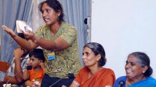 காணாமல் ஆக்கப்பட்ட ஒருவரின் உறவினர்.