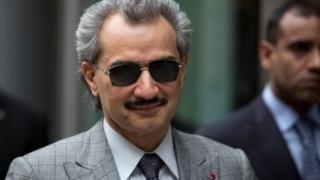 Среди задержанных - принц Альвалид ибн Талал, известный миллиардер, имеющий большие инвестиции в Twitter, Apple и ряде других компаний