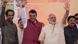 उद्धव ठाकरे, फडणवीस आणि नरेंद्र मोदी