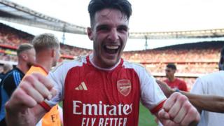 Declan Rice celebrates after Arsenal beat Manchester United