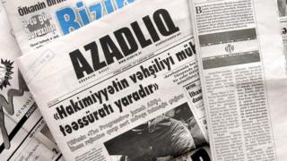 Газета "Азадлыг" основана в 1989 году оппозиционным Народным фронтом Азербайджана
