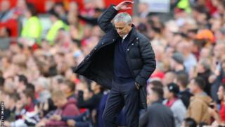 Mkufunzi wa manchester United Jose Mourinho