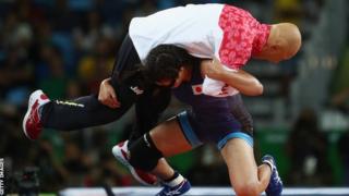 Risako Kawai y su entrenador Kazuhito Sakae