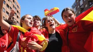 Fans celebrate Spain's World Cup victory in Madrid, 20 August