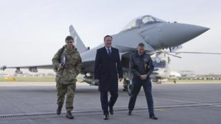 Премьер-министр Дэвид Кэмерон посетил RAF Northolt