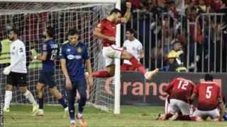 L'attaquant Ahmed El Gaber célèbre l'un des buts d'Al-Ahly.