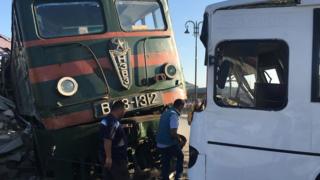 Ötən həftə Bakının Binə qəsəbəsində sərnişin avtobusu qatarla toqquşub, nəticədə 2 nəfər ölüb