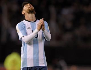 Lionel Messi se lamenta