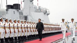 習近平視察新軍艦