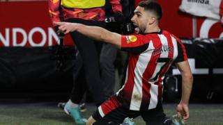 Neal Maupay scores for Brentford