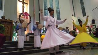 misa natal, tari sufi