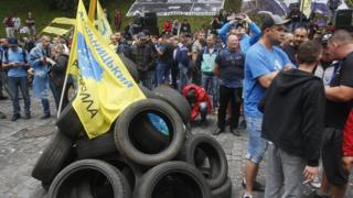 протести