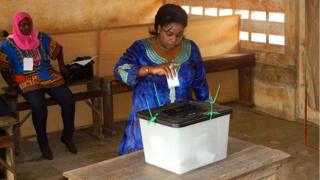 Un bureau de vote à Lomé, la capitale togolaise, lors de l'élection présidentielle du 25 avril 2015 (archives).