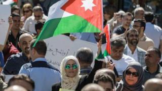 السلطات الأردنية تعتقل عشرات المعلمين وهيومن رايتس ووتش تعلق