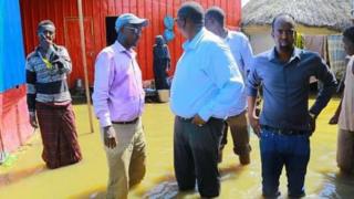 Madaxweyne Cabdi Maxamuud ayaa booqday goobaha ugu daran ee ay daadadku saameeyeen