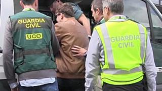 François Patrick Nogueira Gouveia se entrega a guardas civis
