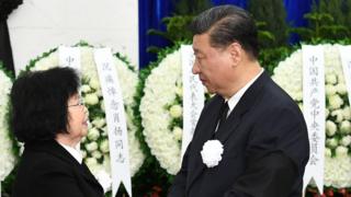 习近平等中国领导人前往悼念肖扬