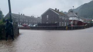 UK Weather: Thunderstorms Warning As Heavy Rain Hits And Roads Flood ...