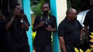 Abanyamakuru b'ikinyamakuru Iwacu mu Burundi mu 2015