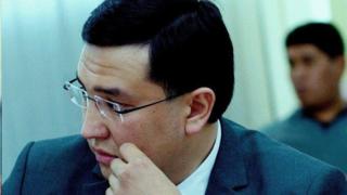34 жаштагы Канатбек Азиз учурда "Ата Мекен" фракциясынын катчылыгында иштейт