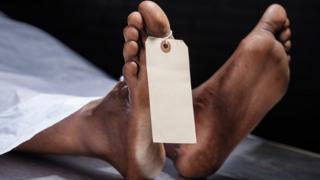 'வேறு வழியில்லாமல் செய்தேன்' - தாயின் உடலை குப்பையில் வீசிய இளைஞர்