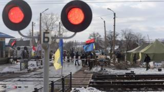 Украинские активисты блокируют железную дорогу в Константиновке Донецкой области уже с пятницы