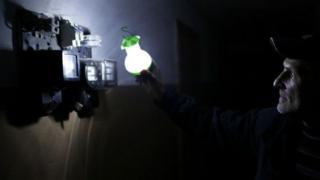 Elektrik, işıqlar sönüb, işıqlar niyə sönüb, işıqlar niyə tez tez sönür