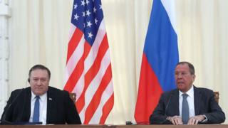 Mike Pompeo y Sergei Lavrov.