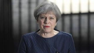梅首相