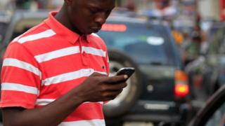 Abantu benshi baramaze kwandikisha ama "sim cards" yabo mu butegetsi mu Buganda